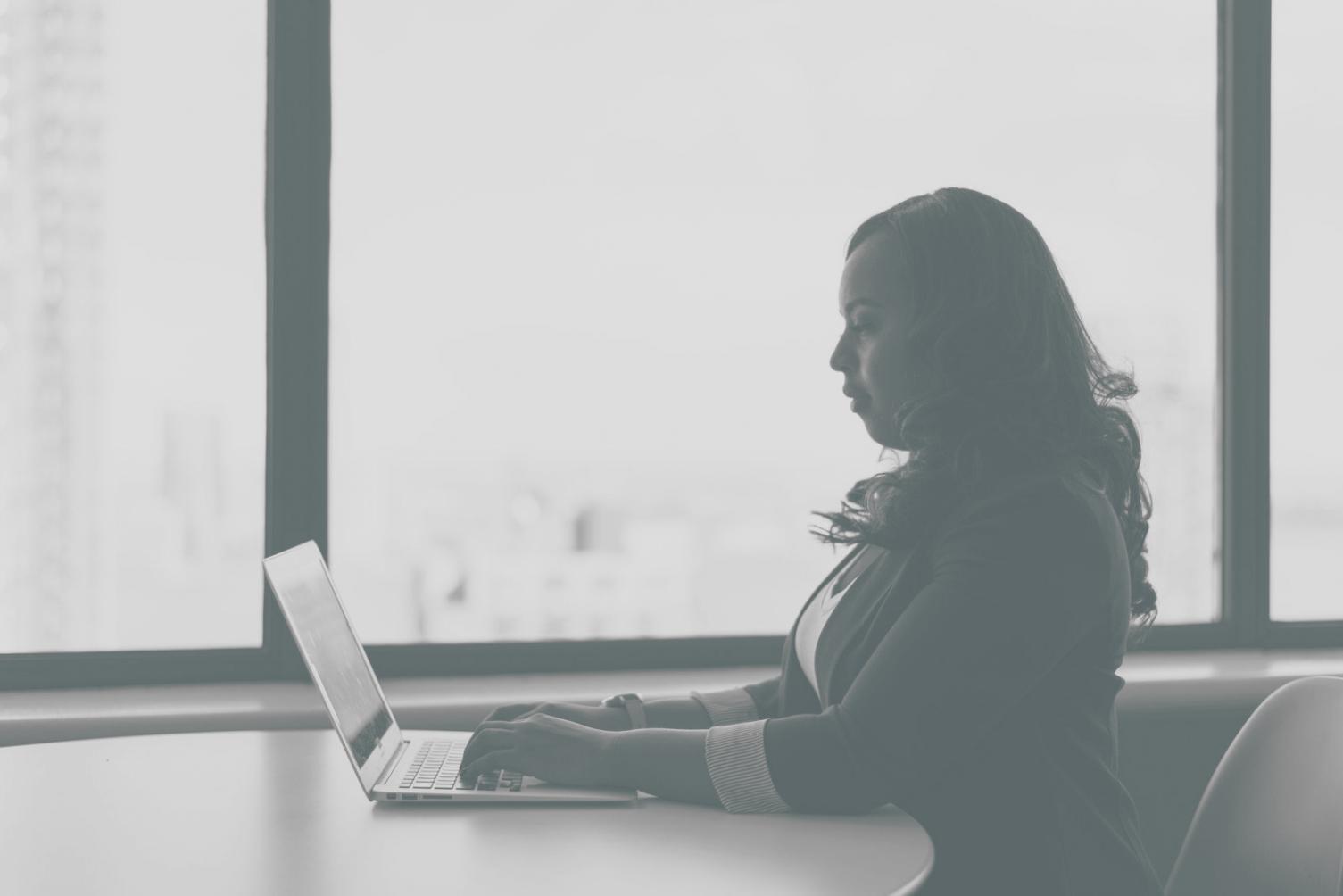 Espace de travail professionnel pour consultations budgétaires à Rennes