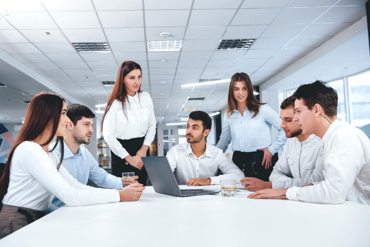 Analyse détaillée de dépenses mensuelles avec outils budgétaires